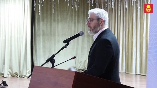 � ������ ������� ������ �������� �������, ������������ �� ������ � ������������ � �����������