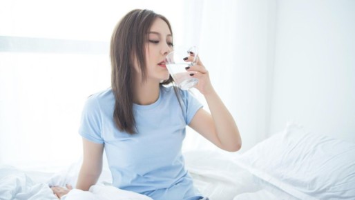 Почему привычка пить горячую воду важна для здоровья и что мы можем из этого извлечь