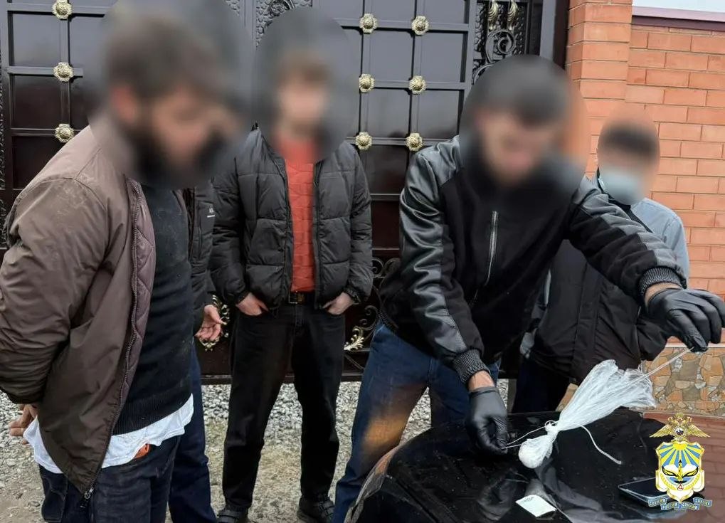 В Ингушетии задержали подозреваемых в закладке 1,7 кг клефедрона