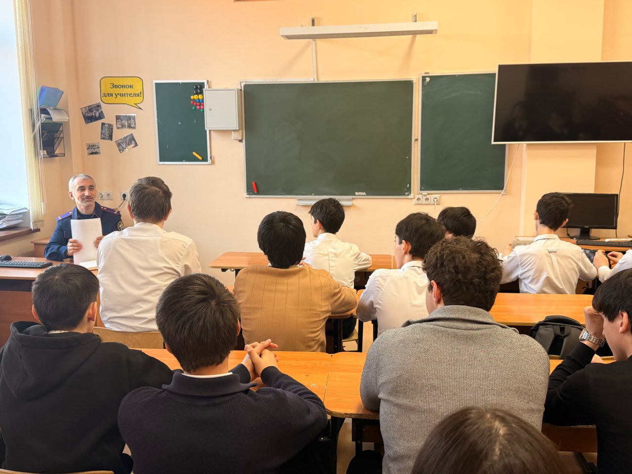 Руководитель отделения кадров следственного управления СК России по Республике Ингушетия провел профилактическую беседу для учащихся профильного кадетского класса