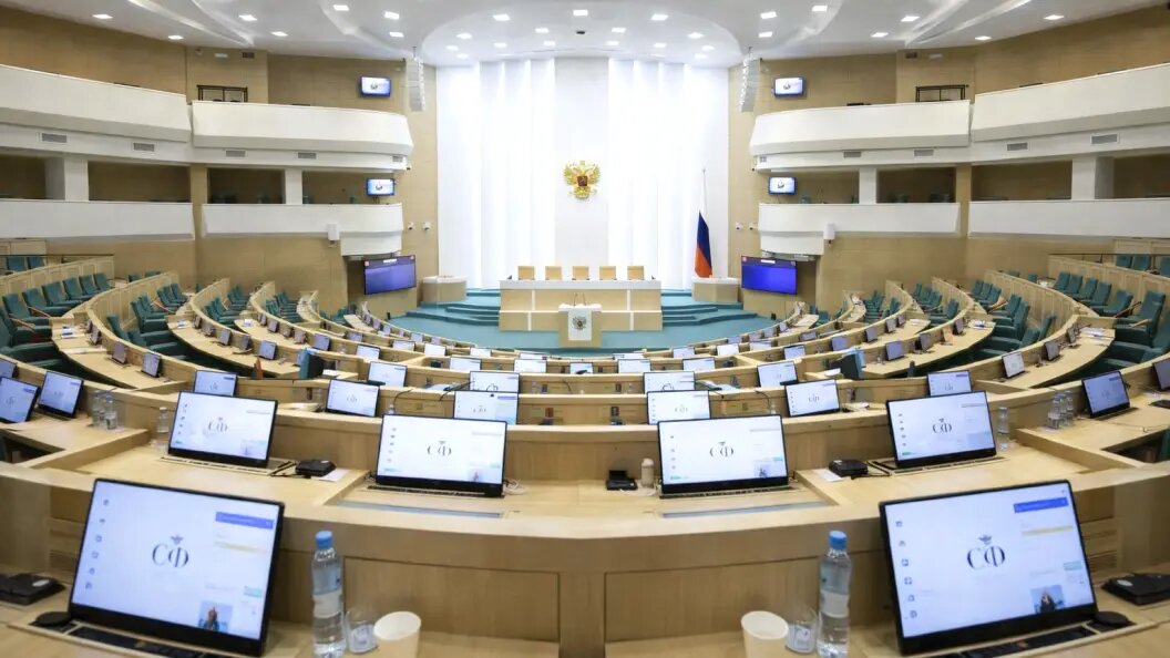 В России разрабатывают законопроект о запрете на госдолжности для натурализованных граждан