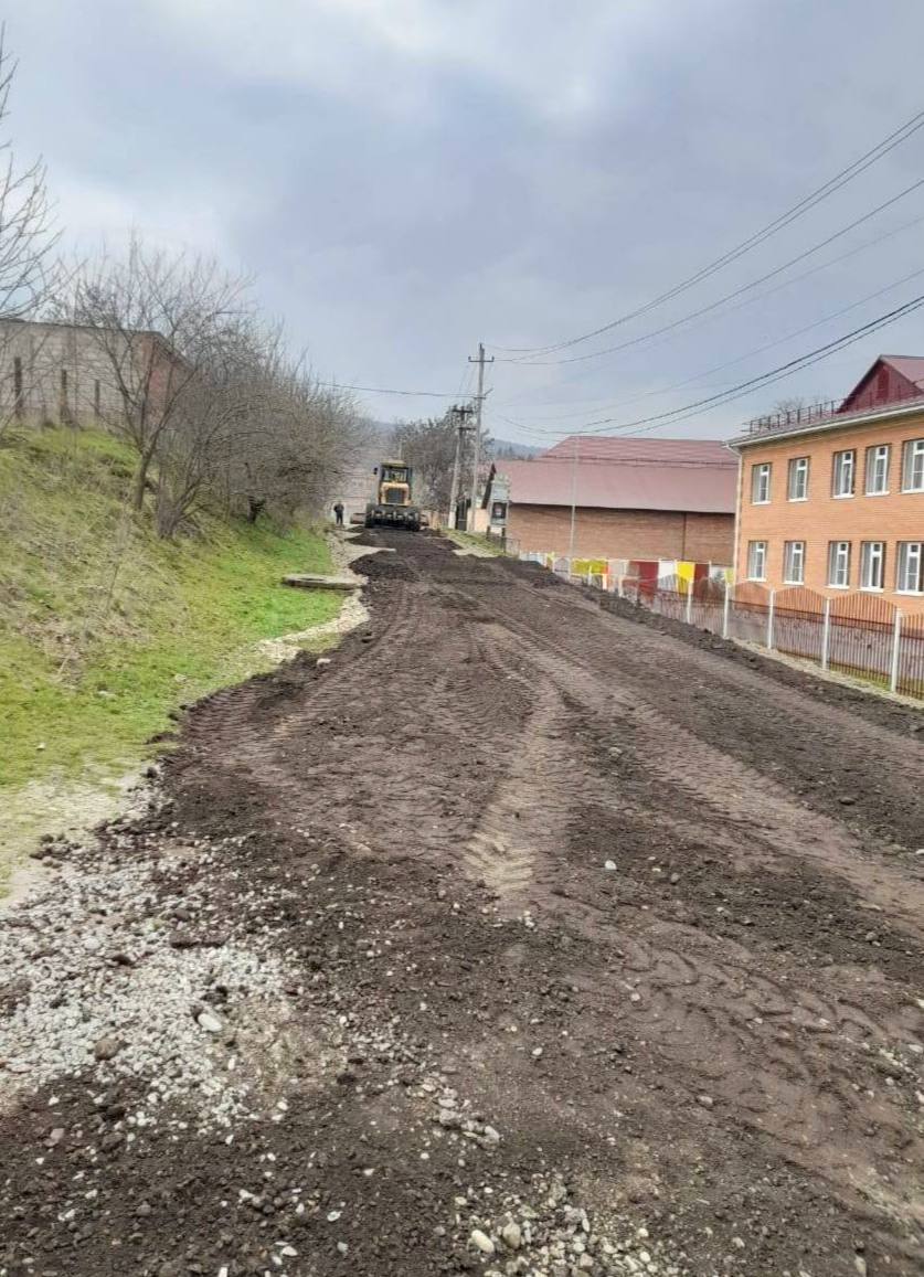 В с.п. Яндаре отремонтировали участок дороги по улице Султыгова В с.п. Яндаре отремонтировали участок дороги по улице Султыгова
