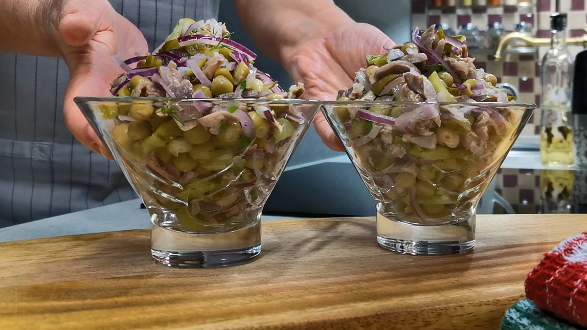 Салат с куриными желудочками: оригинальный рецепт, который вас удивит