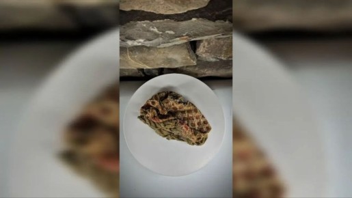 В склепе комплекса «Гирети» нашли редкий мужской головной убор XIX века — вероятно, часть воинского снаряжения