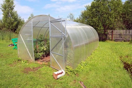 Как подготовить теплицу к зиме: советы по уходу после урожая