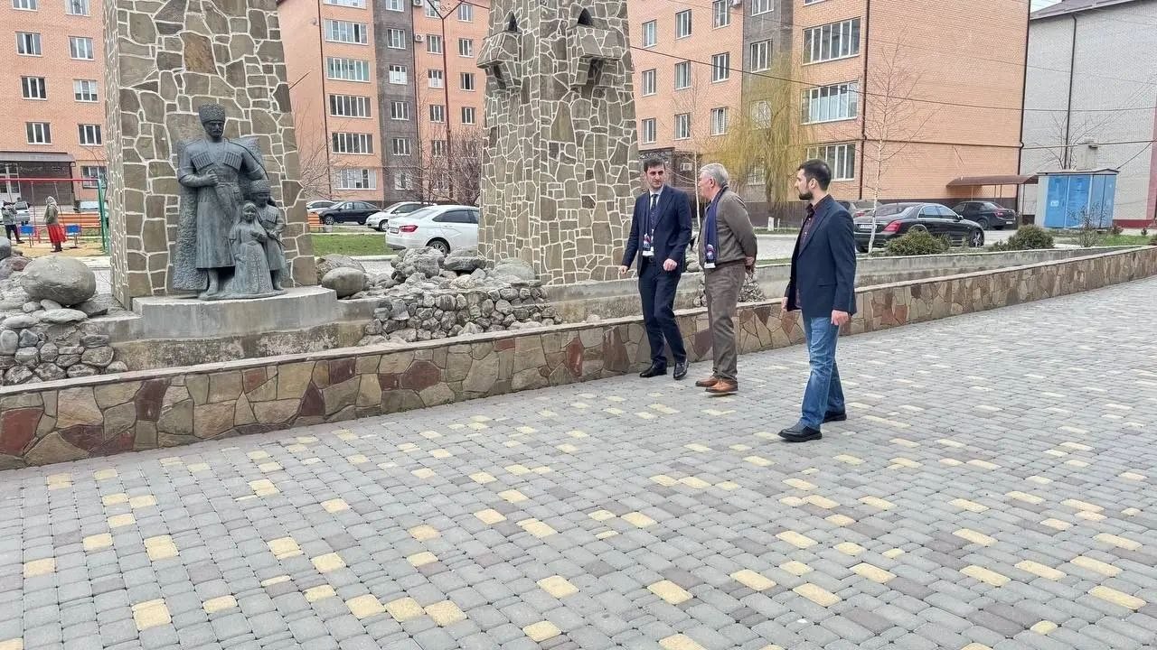 В Магасе организовали благоустройство аллеи Отца