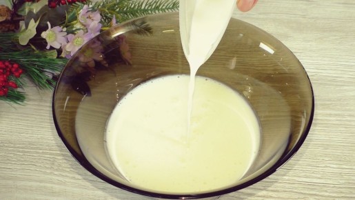 Нежные оладьи на кефире: идеальный вариант для быстрого перекуса