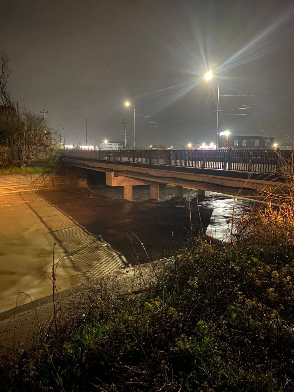 В связи со штормовым предупреждением об ухудшении погодных условий, в период с 18:00 3 апреля и до утра 6 апреля 2026 года на территории республики ожидаются сильные дожди, что может привести к возможному поднятию уровня... В связи со штормовым предупреждением об ухудшении погодных условий, в период с 18:00 3 апреля и до утра 6 апреля 2026 года на территории республики ожидаются сильные дожди, что может привести к возможному поднятию уровня...