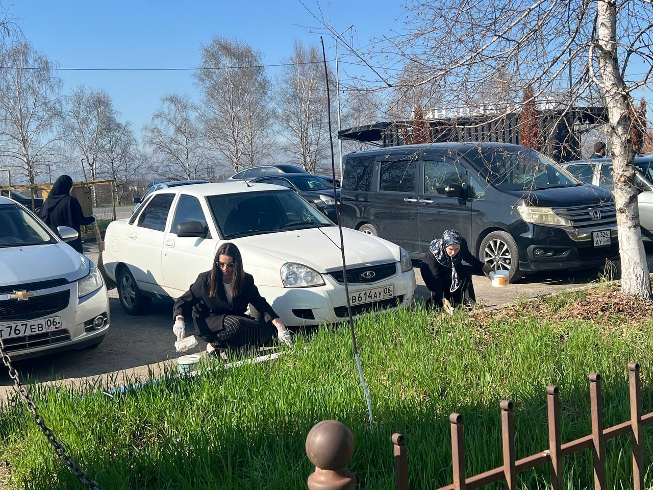 Сотрудники МЧС Республики Ингушетия приняли участие в общереспубликанском субботнике Сотрудники МЧС Республики Ингушетия приняли участие в общереспубликанском субботнике