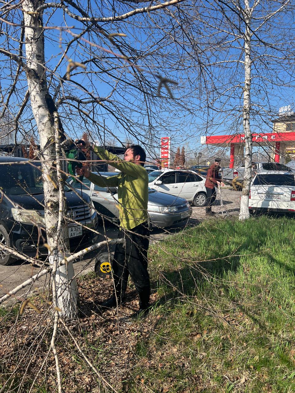 Сотрудники МЧС Республики Ингушетия приняли участие в общереспубликанском субботнике Сотрудники МЧС Республики Ингушетия приняли участие в общереспубликанском субботнике