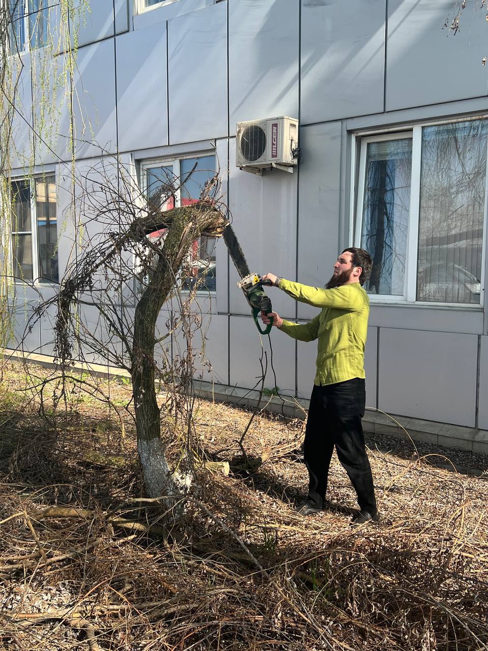 Сотрудники МЧС Республики Ингушетия приняли участие в общереспубликанском субботнике Сотрудники МЧС Республики Ингушетия приняли участие в общереспубликанском субботнике