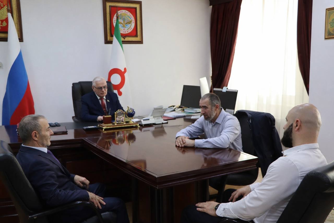 Председатель Народного Собрания Магомет Тумгоев провел рабочую встречу с полномочными представителями Республики Ингушетия в Северо-Западном, Сибирском федеральных округов и Новгородской области Председатель Народного Собрания Магомет Тумгоев провел рабочую встречу с полномочными представителями Республики Ингушетия в Северо-Западном, Сибирском федеральных округов и Новгородской области