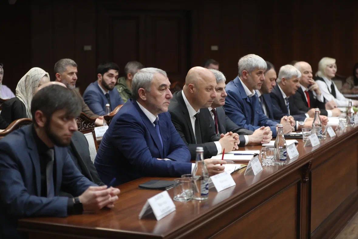 Под председательством премьер-министра Владимира Сластенина состоялось заседание Правительства республики Под председательством премьер-министра Владимира Сластенина состоялось заседание Правительства республики