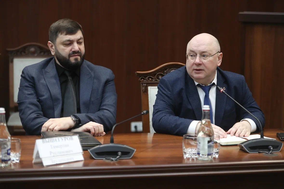 Под председательством премьер-министра Владимира Сластенина состоялось заседание Правительства республики Под председательством премьер-министра Владимира Сластенина состоялось заседание Правительства республики