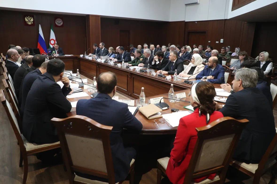 Под председательством премьер-министра Владимира Сластенина состоялось заседание Правительства республики Под председательством премьер-министра Владимира Сластенина состоялось заседание Правительства республики