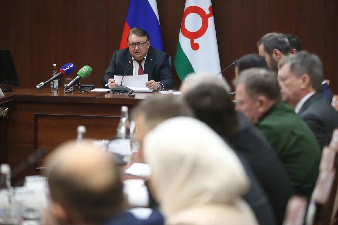 Под председательством премьер-министра Владимира Сластенина состоялось заседание Правительства республики Под председательством премьер-министра Владимира Сластенина состоялось заседание Правительства республики