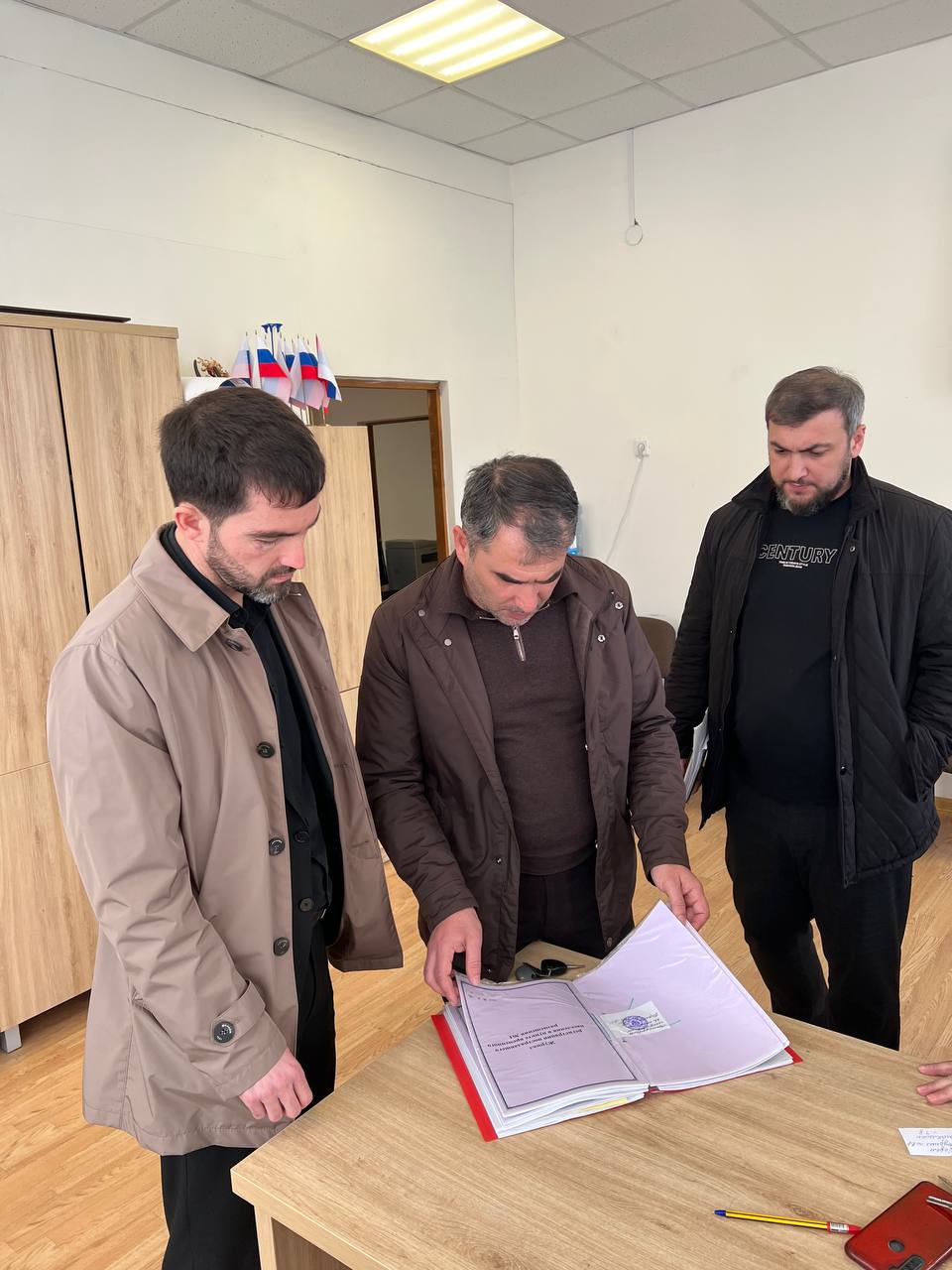 Проверка готовности пунктов временного размещения в г. Сунжа, в Сунженском районе и г. Карабулак. Сотрудники МЧС Республики Ингушетия во главе с И.о. министра по делам гражданской обороны и чрезвычайным ситуациям Республики... Проверка готовности пунктов временного размещения в г. Сунжа, в Сунженском районе и г. Карабулак. Сотрудники МЧС Республики Ингушетия во главе с И.о. министра по делам гражданской обороны и чрезвычайным ситуациям Республики...