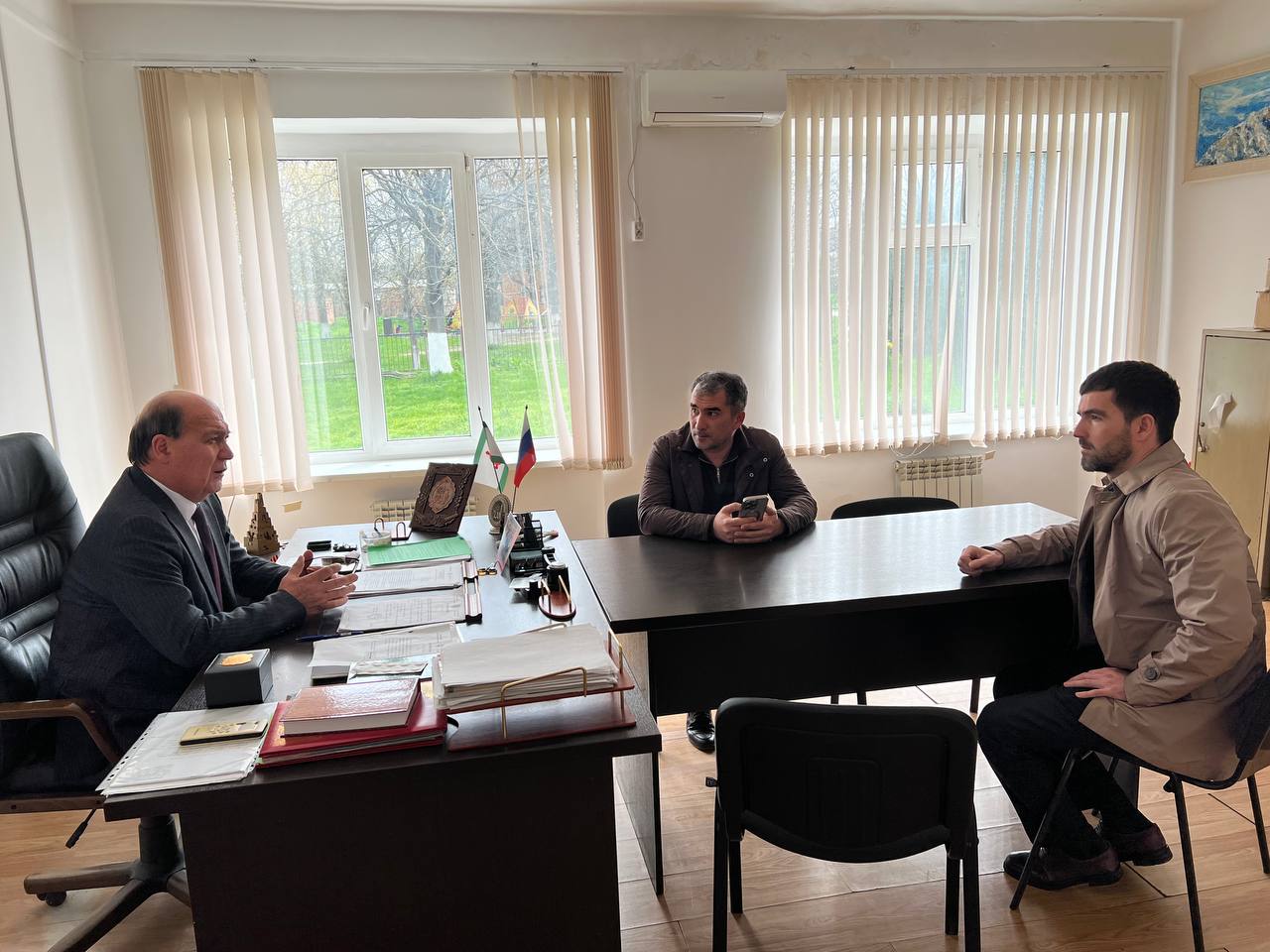 Проверка готовности пунктов временного размещения в г. Сунжа, в Сунженском районе и г. Карабулак. Сотрудники МЧС Республики Ингушетия во главе с И.о. министра по делам гражданской обороны и чрезвычайным ситуациям Республики... Проверка готовности пунктов временного размещения в г. Сунжа, в Сунженском районе и г. Карабулак. Сотрудники МЧС Республики Ингушетия во главе с И.о. министра по делам гражданской обороны и чрезвычайным ситуациям Республики...