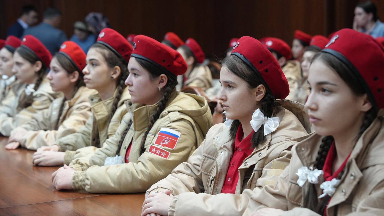 В Правительстве Ингушетии состоялась церемония награждения участников движения «Юнармия» В Правительстве Ингушетии состоялась церемония награждения участников движения «Юнармия»