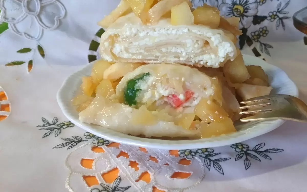 Творожно-яблочный штрудель за 40 минут: быстрая и простая сладость