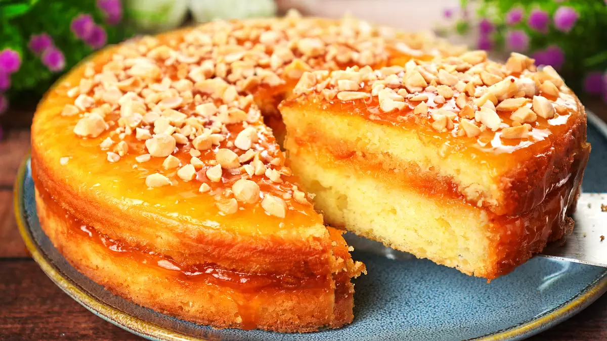 Вкусный нежный пирог с вареньем за полчаса