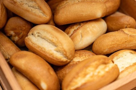 Об опасностях плесени: стоит ли отрезать и есть испорченные продукты?