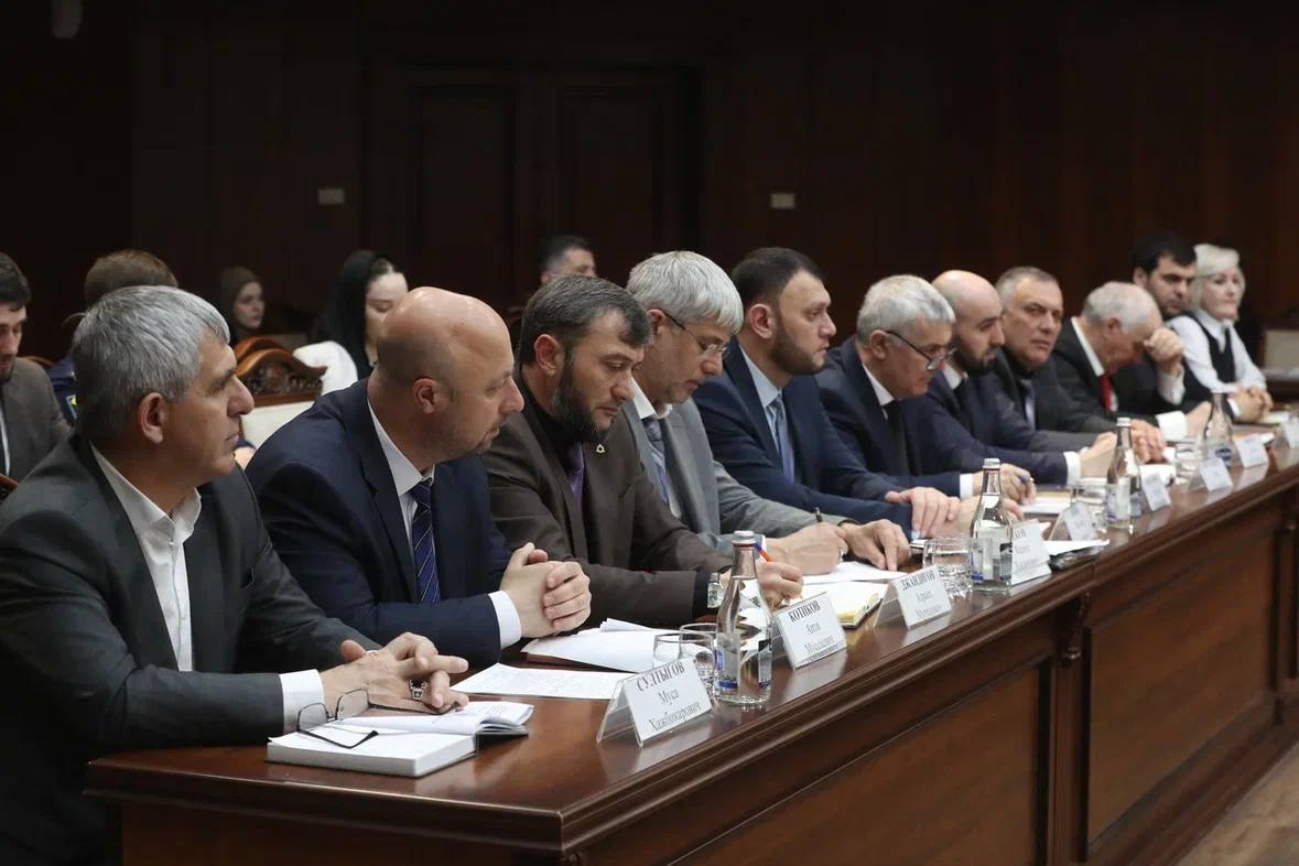 В Магасе под руководством Председателя Правительства Ингушетии Владимира Сластенина состоялось еженедельное заседание кабинета министров В Магасе под руководством Председателя Правительства Ингушетии Владимира Сластенина состоялось еженедельное заседание кабинета министров