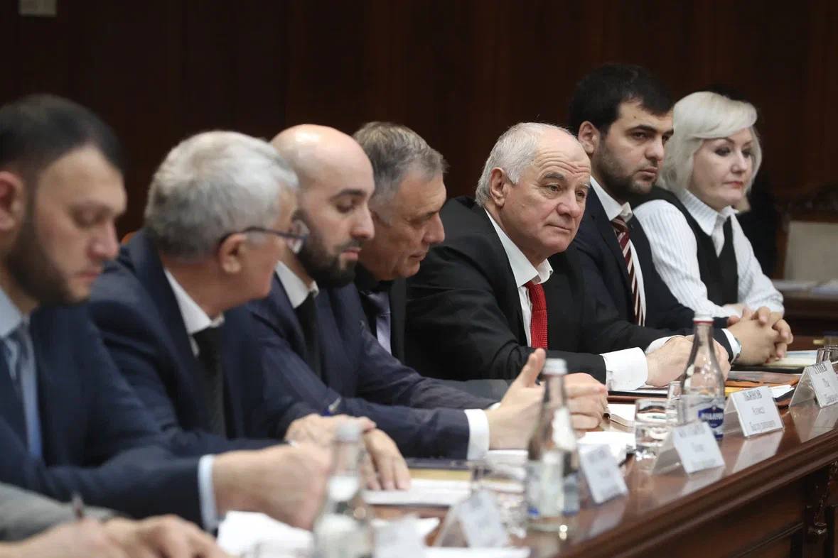 В Магасе под руководством Председателя Правительства Ингушетии Владимира Сластенина состоялось еженедельное заседание кабинета министров В Магасе под руководством Председателя Правительства Ингушетии Владимира Сластенина состоялось еженедельное заседание кабинета министров