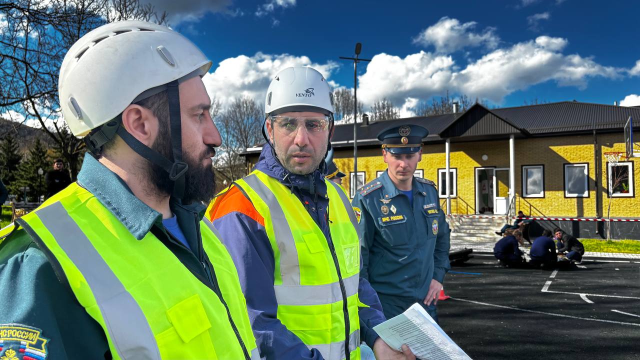 Победители получили кубки, грамоты и наши аплодисменты Победители получили кубки, грамоты и наши аплодисменты