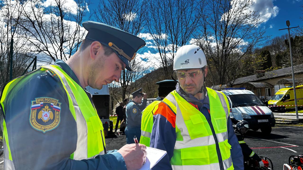 Победители получили кубки, грамоты и наши аплодисменты Победители получили кубки, грамоты и наши аплодисменты