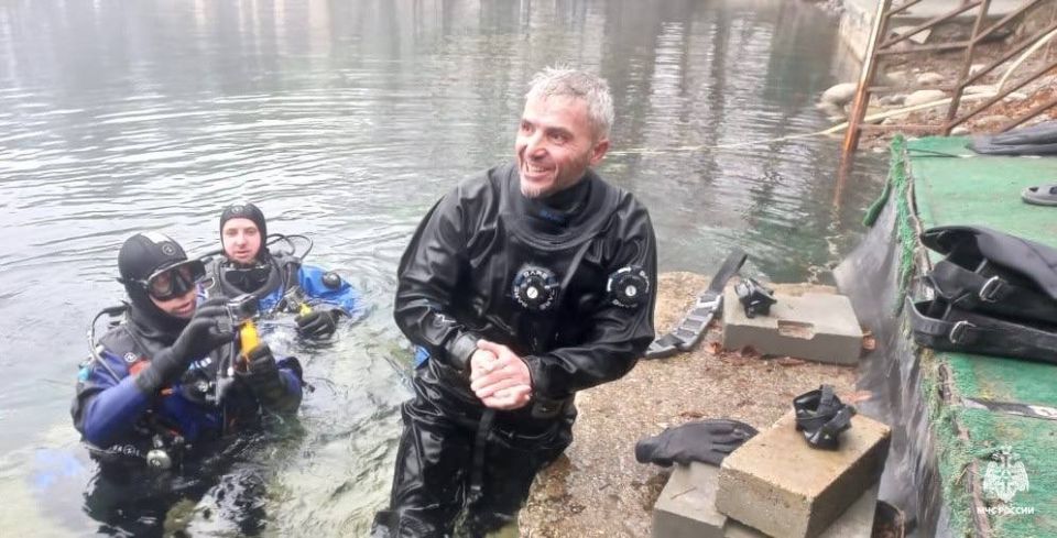 17 мая — День создания водолазной службы МЧС России