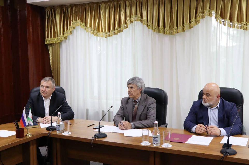 Председатель Народного Собрания Республики Ингушетия Магомет Тумгоев провел встречу с жителями Пригородного района по вопросу улучшения транспортного сообщения между населенными пунктами Республики Ингушетия и Республики... Председатель Народного Собрания Республики Ингушетия Магомет Тумгоев провел встречу с жителями Пригородного района по вопросу улучшения транспортного сообщения между населенными пунктами Республики Ингушетия и Республики...