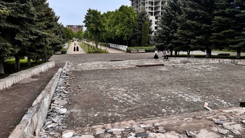 Махмуд-Али Калиматов: В нашей республике проводится большая работа по сохранению и благоустройству памятных мест, связанных с историей Великой Отечественной войны и подвигом нашего народа Махмуд-Али Калиматов: В нашей республике проводится большая работа по сохранению и благоустройству памятных мест, связанных с историей Великой Отечественной войны и подвигом нашего народа