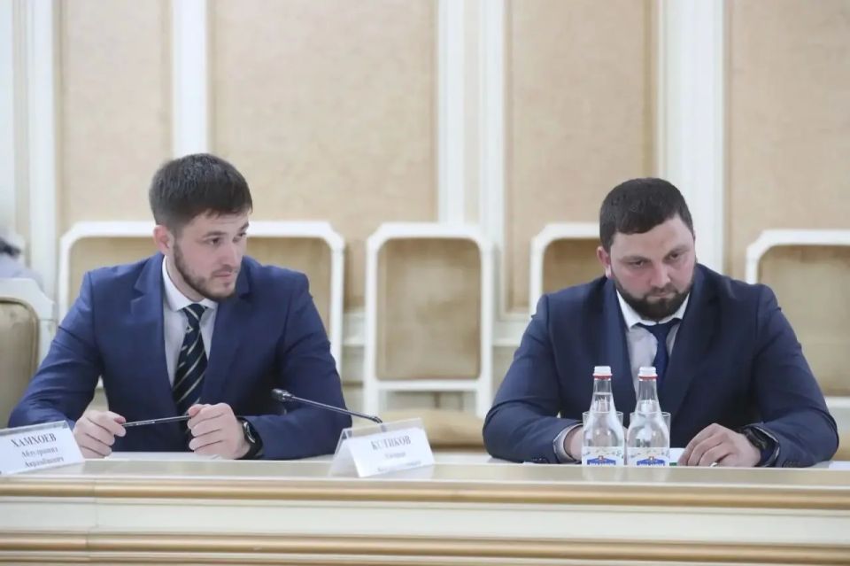 Глава Ингушетии Махмуд-Али Калиматов провёл в Магасе совещание с участием Минэнерго России, представителей федеральных структур и энергокомпаний Глава Ингушетии Махмуд-Али Калиматов провёл в Магасе совещание с участием Минэнерго России, представителей федеральных структур и энергокомпаний