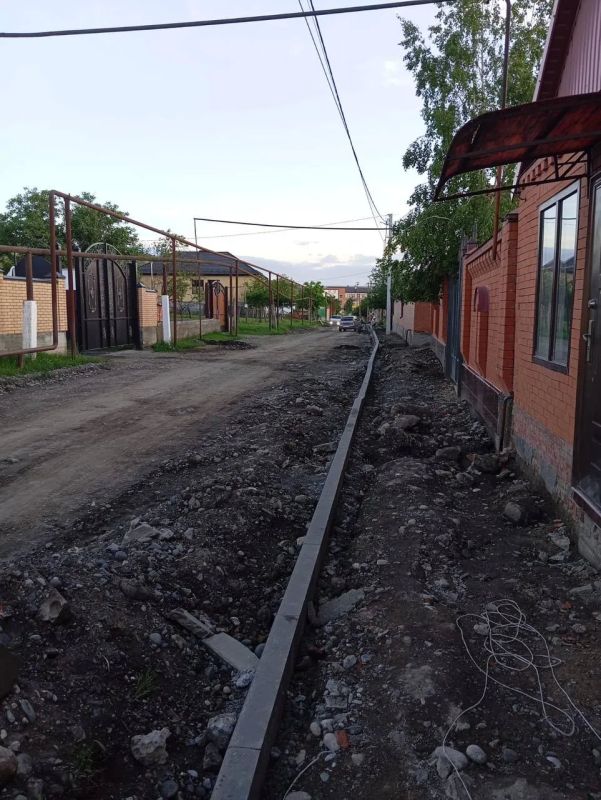 В с.п. Нижние Ачалуки продолжается благоустройство улицы Кооперативная в рамках федерального проекта «Комфортная городская среда» В с.п. Нижние Ачалуки продолжается благоустройство улицы Кооперативная в рамках федерального проекта «Комфортная городская среда»