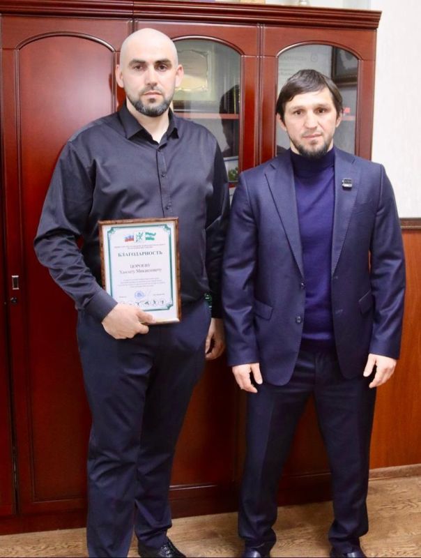 РУСЛАН БЕЛХОРОЕВ ПОЗДРАВИЛ СЕРЕБРЯНОГО ПРИЗЕРА ЕВРОПЫ ПО ГРЕКО-РИМСКОЙ БОРЬБЕ УМАРА БОГАТЫРЕВА РУСЛАН БЕЛХОРОЕВ ПОЗДРАВИЛ СЕРЕБРЯНОГО ПРИЗЕРА ЕВРОПЫ ПО ГРЕКО-РИМСКОЙ БОРЬБЕ УМАРА БОГАТЫРЕВА