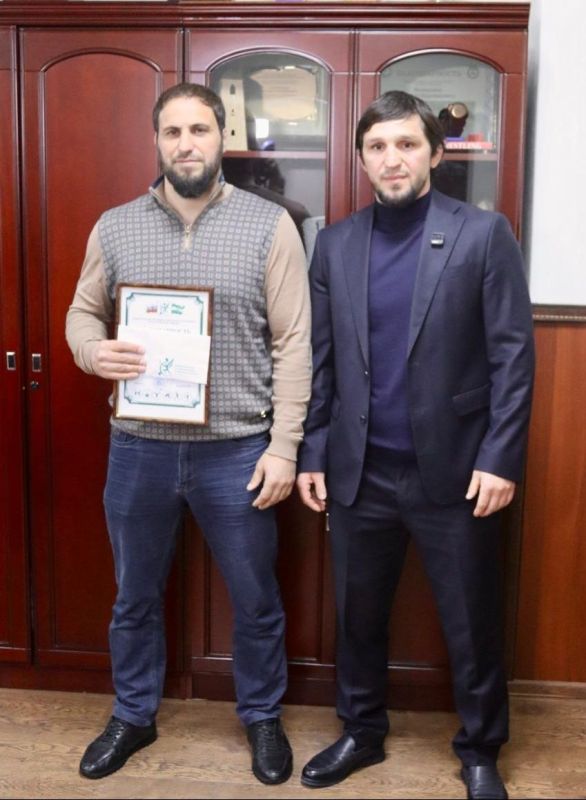 РУСЛАН БЕЛХОРОЕВ ПОЗДРАВИЛ СЕРЕБРЯНОГО ПРИЗЕРА ЕВРОПЫ ПО ГРЕКО-РИМСКОЙ БОРЬБЕ УМАРА БОГАТЫРЕВА РУСЛАН БЕЛХОРОЕВ ПОЗДРАВИЛ СЕРЕБРЯНОГО ПРИЗЕРА ЕВРОПЫ ПО ГРЕКО-РИМСКОЙ БОРЬБЕ УМАРА БОГАТЫРЕВА