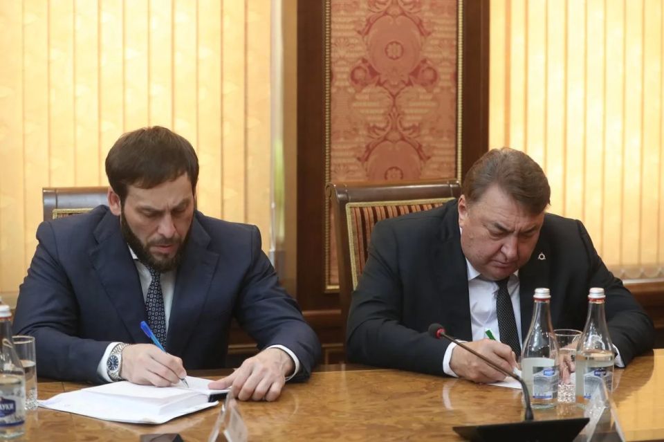 Махмуд-Али Калиматов провёл оперативное совещание по ликвидации последствий паводка в Ингушетии Махмуд-Али Калиматов провёл оперативное совещание по ликвидации последствий паводка в Ингушетии