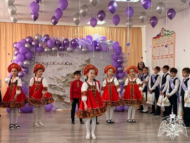 В Ингушетии росгвардейцы приняли участие в торжественных мероприятиях, посвященных Последнему звонку В Ингушетии росгвардейцы приняли участие в торжественных мероприятиях, посвященных Последнему звонку