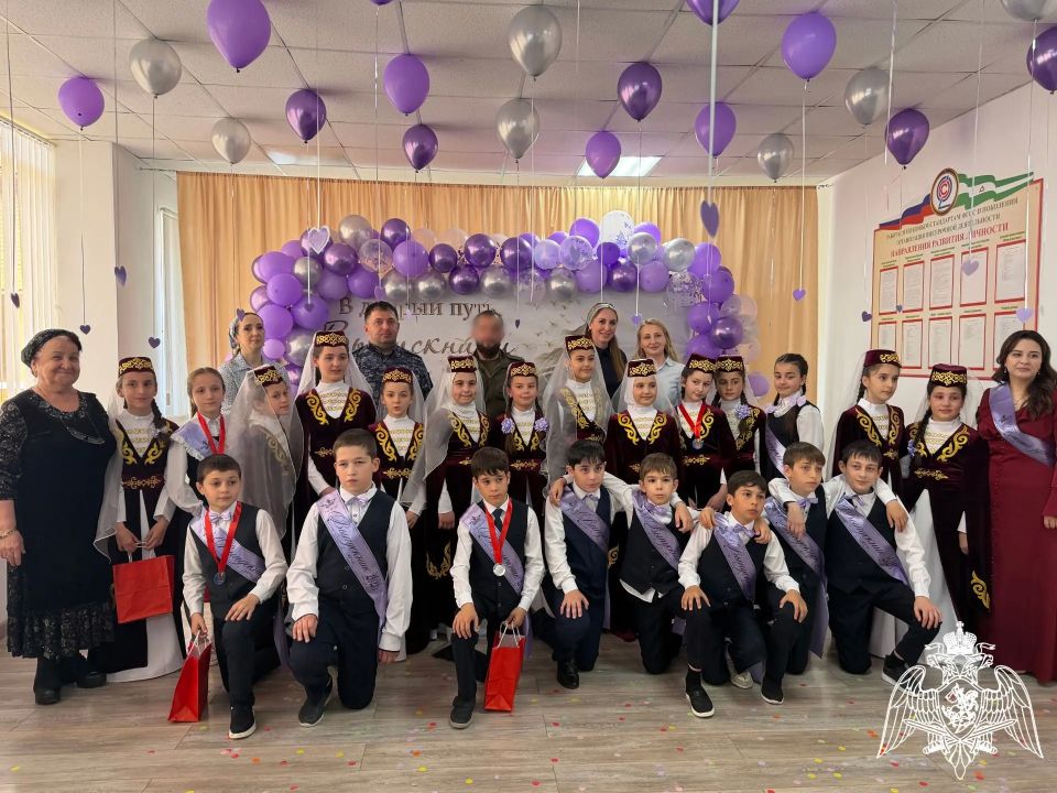 В Ингушетии росгвардейцы приняли участие в торжественных мероприятиях, посвященных Последнему звонку В Ингушетии росгвардейцы приняли участие в торжественных мероприятиях, посвященных Последнему звонку