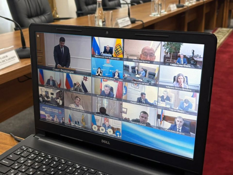 Заместитель председателя комитета Народного Собрания по местному самоуправлению, национальной политике, связям с общественностью и религиозными организациями Ахмед Костоев в режиме ВКС принимает участие в подготовке... Заместитель председателя комитета Народного Собрания по местному самоуправлению, национальной политике, связям с общественностью и религиозными организациями Ахмед Костоев в режиме ВКС принимает участие в подготовке...