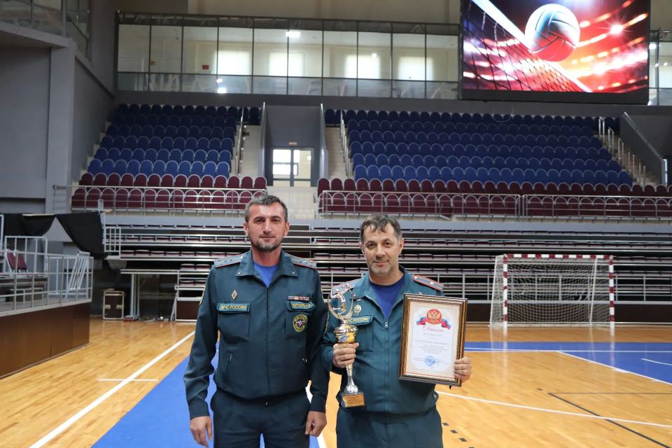 Во Дворце спорта «Магас» прошли соревнования по волейболу среди подразделений Главного управления МЧС России по Республике Ингушетия, посвященные Дню защитника Отечества Во Дворце спорта «Магас» прошли соревнования по волейболу среди подразделений Главного управления МЧС России по Республике Ингушетия, посвященные Дню защитника Отечества