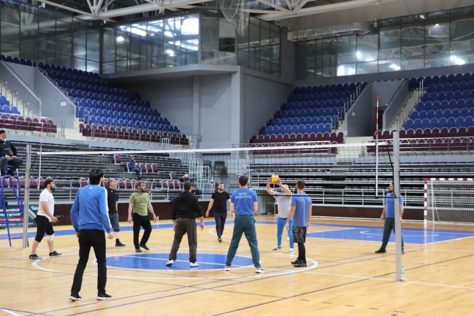 Во Дворце спорта «Магас» прошли соревнования по волейболу среди подразделений Главного управления МЧС России по Республике Ингушетия, посвященные Дню защитника Отечества Во Дворце спорта «Магас» прошли соревнования по волейболу среди подразделений Главного управления МЧС России по Республике Ингушетия, посвященные Дню защитника Отечества