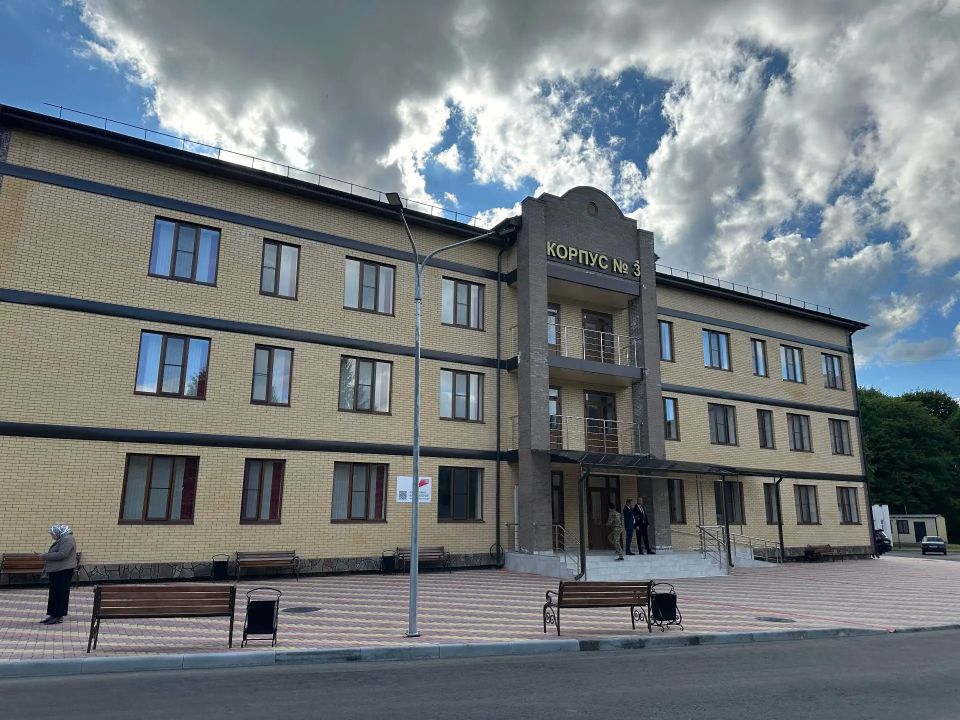 8 июня, в День социального работника, в селе Сурхахи Назрановского района состоялось торжественное открытие третьего корпуса ГБУ «Социально-оздоровительный центр пожилых людей и инвалидов – Дом ветеранов», построенного по... 8 июня, в День социального работника, в селе Сурхахи Назрановского района состоялось торжественное открытие третьего корпуса ГБУ «Социально-оздоровительный центр пожилых людей и инвалидов – Дом ветеранов», построенного по...