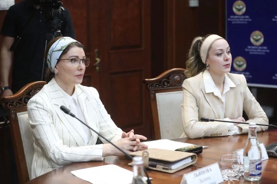 В Правительстве Ингушетии состоялось еженедельное заседание кабинета министров под руководством Председателя Правительства республики Владимира Сластенина В Правительстве Ингушетии состоялось еженедельное заседание кабинета министров под руководством Председателя Правительства республики Владимира Сластенина