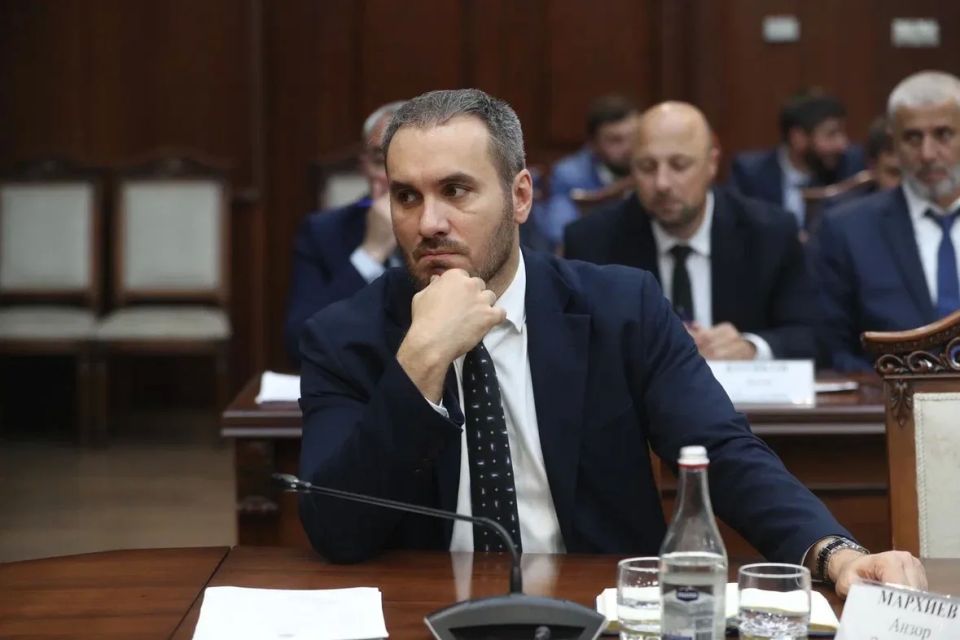 В Правительстве Ингушетии состоялось еженедельное заседание кабинета министров под руководством Председателя Правительства республики Владимира Сластенина В Правительстве Ингушетии состоялось еженедельное заседание кабинета министров под руководством Председателя Правительства республики Владимира Сластенина