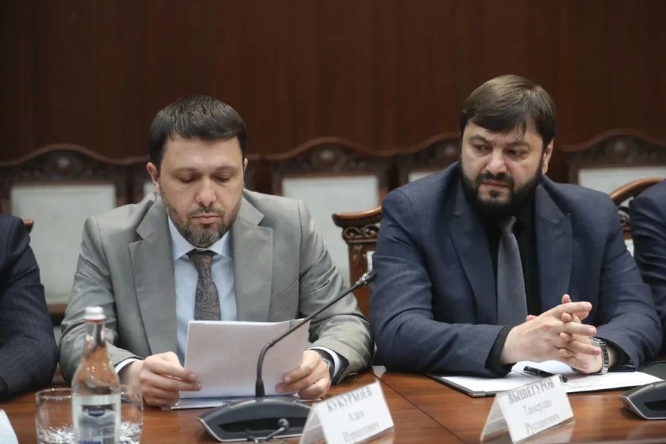 В Правительстве Ингушетии состоялось еженедельное заседание кабинета министров под руководством Председателя Правительства республики Владимира Сластенина В Правительстве Ингушетии состоялось еженедельное заседание кабинета министров под руководством Председателя Правительства республики Владимира Сластенина