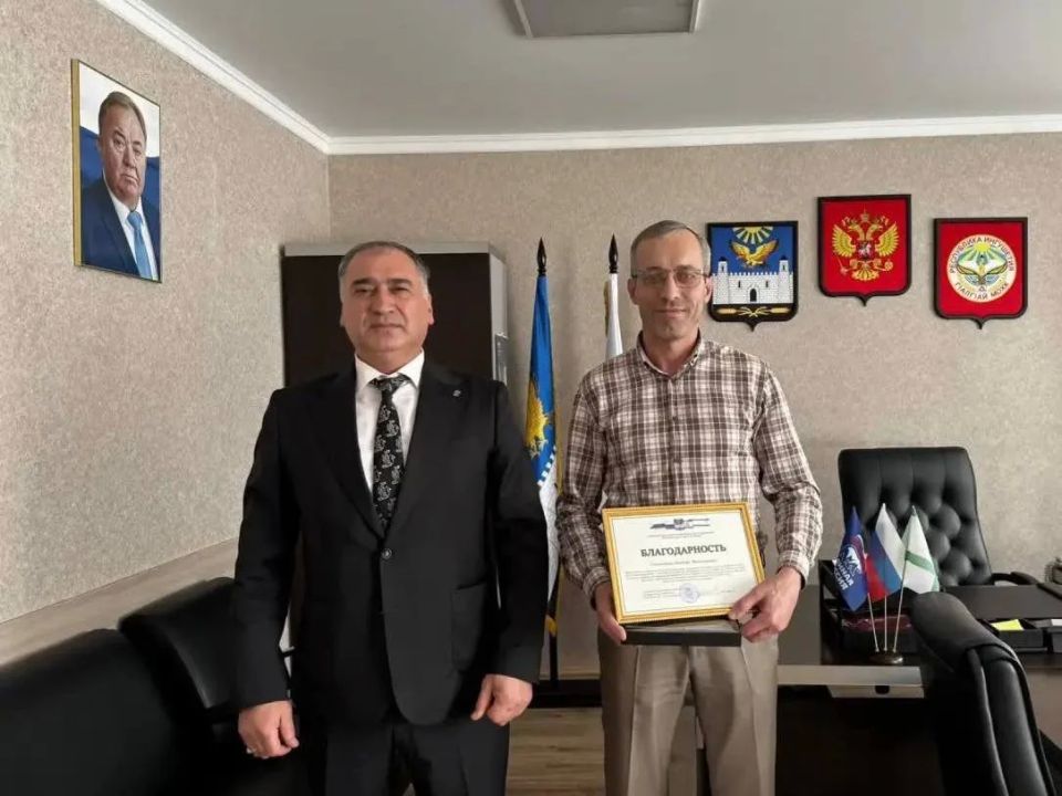 Депутаты Единой России поздравили социальных работников с профессиональным праздником Депутаты Единой России поздравили социальных работников с профессиональным праздником