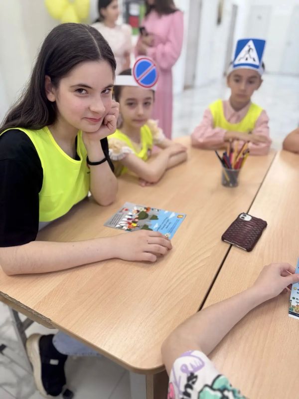 В пришкольном лагере «Магас» прошёл день, посвящённый правилам дорожного движения В пришкольном лагере «Магас» прошёл день, посвящённый правилам дорожного движения