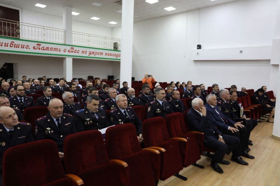 В МВД по Республике Ингушетия вручили награды отличившимся сотрудникам ведомства В МВД по Республике Ингушетия вручили награды отличившимся сотрудникам ведомства